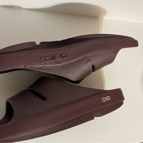 EUC Men’s sz7 or Women’s Sz 9 OOFOS recovery slides in brown! Excellent cond, - Picture 4 of 7